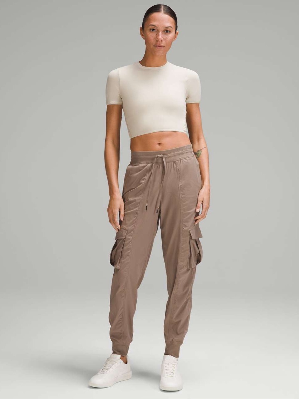 Lululemon Dance Studio Relaxed-Fit Mid-Rise Cargo Jogger
Taupetastic size small